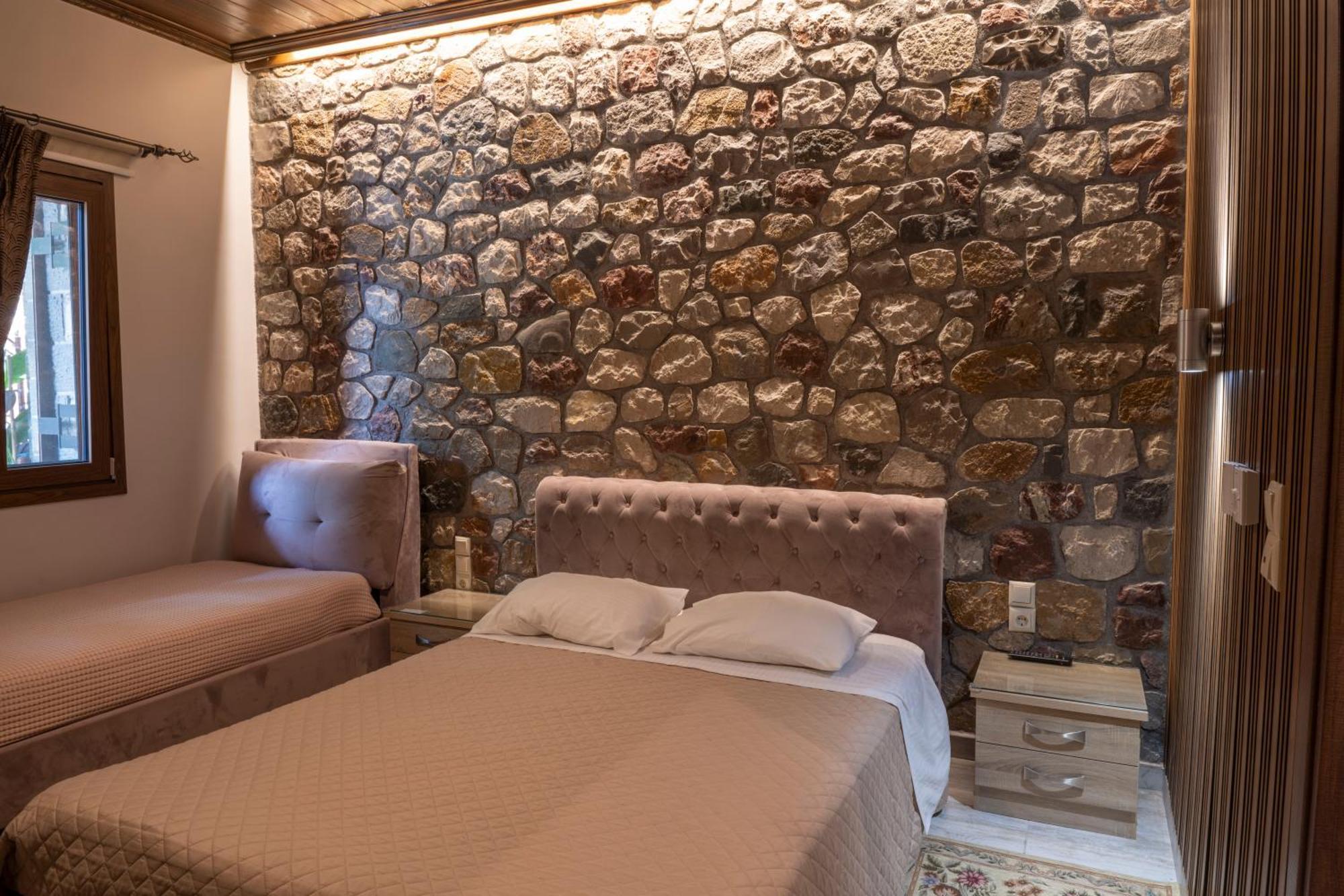 Liontos Rooms Pramanta Luaran gambar